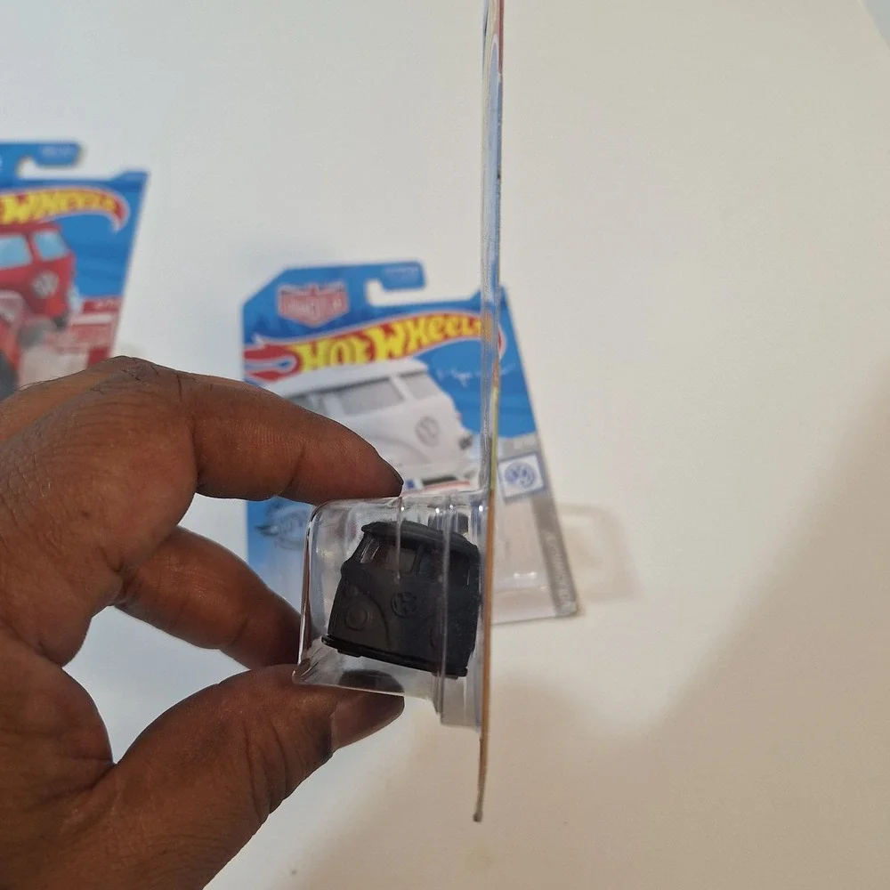 Hot Wheels Kool Kombi Target Red Edition/ Magnus Walker/ Moon Eyes